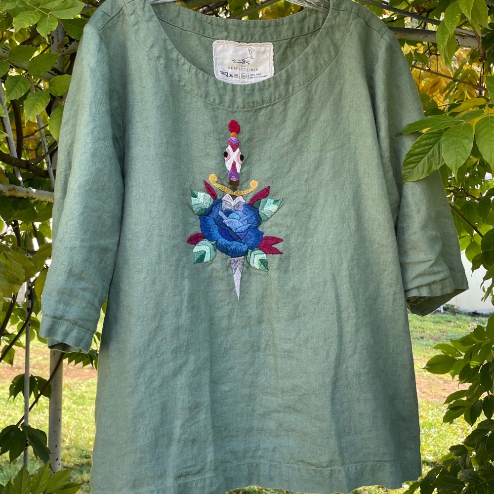 notPERFECTLINEN Green January Top with Embroidered Design - Picture 7 of 7